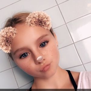 Meet your Posher, Eva